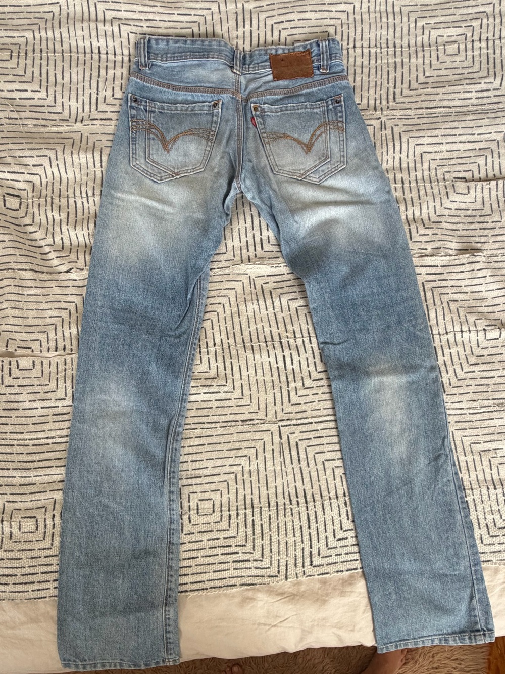 Levi's Light Blue Women's Straight Leg Jeans. Super cute, sexy, vintage style.